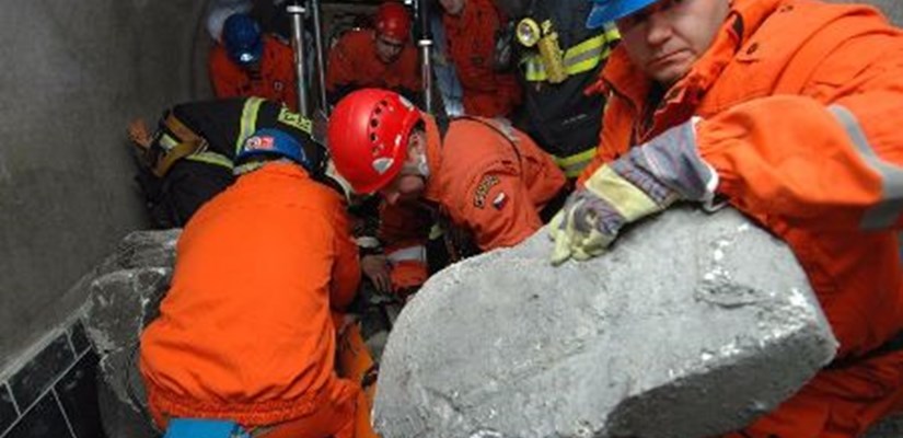 hasici a záchranári nacvicovali zásah v težko prístupných místec