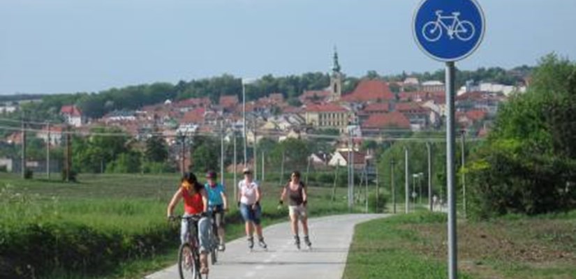 Uherský Brod a Nivnici spojila cyklostezka Uherský Brod a Nivnici spojila cyklostezka