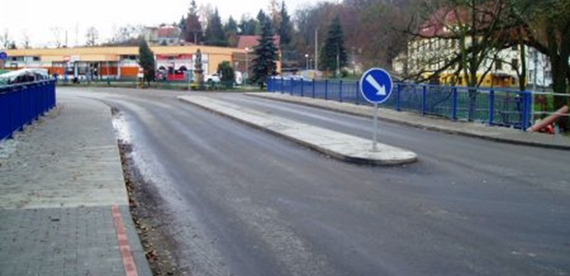 Nové silnice a chodníky