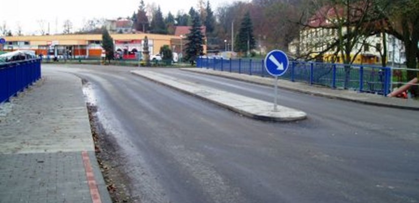 Nové silnice a chodníky Nové silnice a chodníky