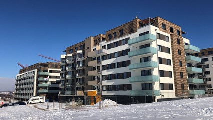 Cascades Barrandov VI, building E. Building D in backround.