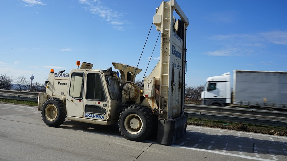 D2 - removing the original cement concrete cover  D2 - removing the original cement concrete cover