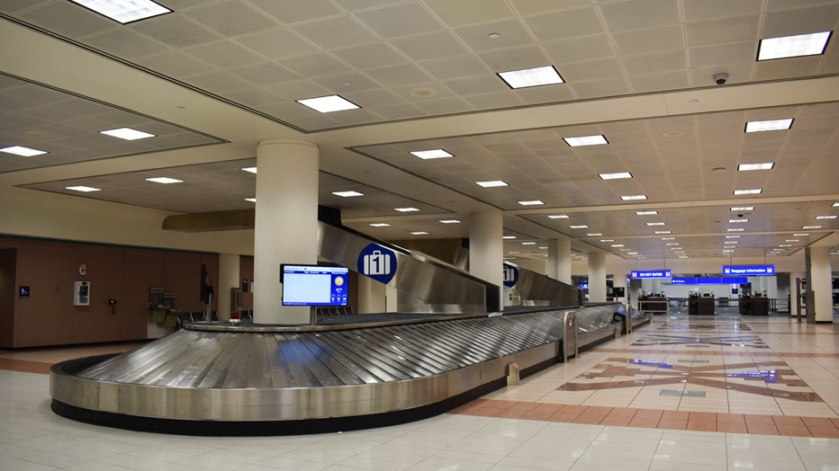 Phoenix Sky Harbor International Airport needed to do $20 million of interior improvements while their FIS remains fully operational. Skanska provided design-build services for this project and ensured the airport operations continued without disruptions. (Photo credit: Architeckton)