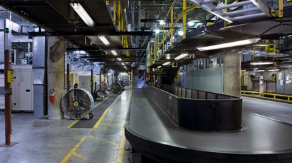 Fort Lauderdale-Hollywood International Airport needed to expand and renovate Terminal 4 to convert the existing baggage make-up unit area into an Explosives Detection System (EDS) Screening Area. Skanska provided interior improvements while their FIS remained fully operational. 