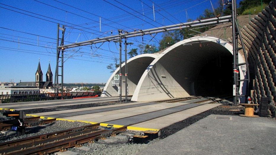 Tunely pod Vítkovem-západní portály Tunely pod Vítkovem-západní portály