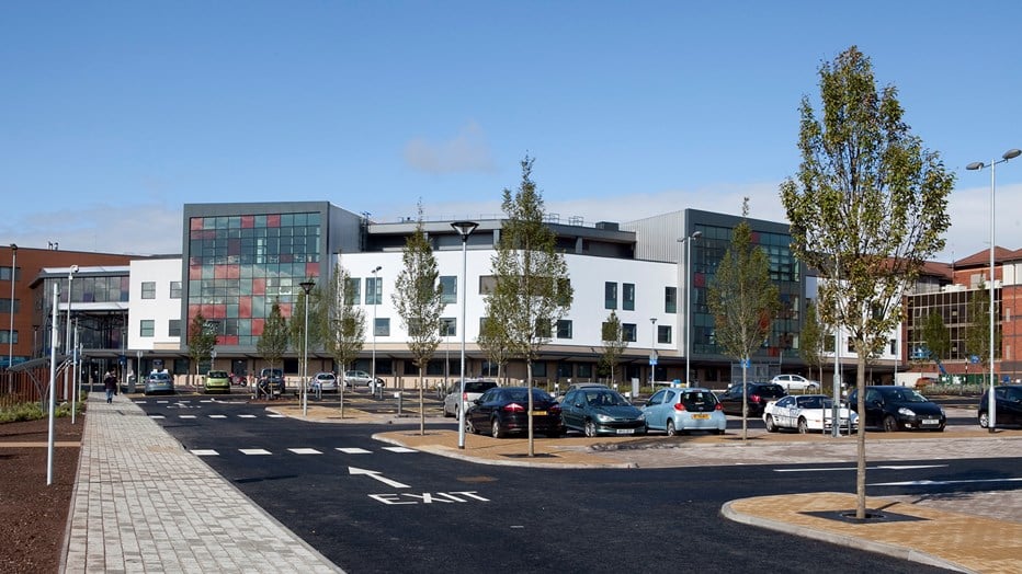 Manor Hospital, Walsall meets the Health Trust's objectives of moving away from inpatient care to more walk-in and day-case treatment Manor Hospital, Walsall meets the Health Trust's objectives of moving away from inpatient care to more walk-in and day-case treatment