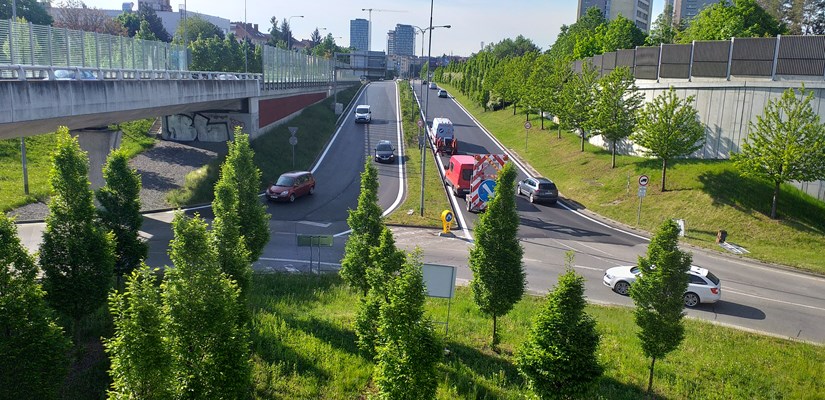 1_dodatečná protihluková opatření na Dobrovského - máme hotovo 1_dodatečná protihluková opatření na Dobrovského - máme hotovo