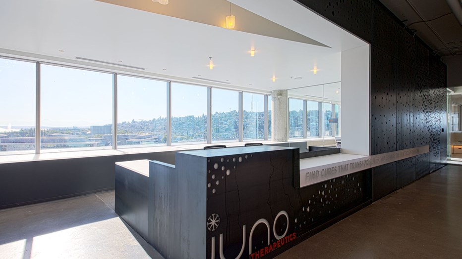 JUNO Therapeutics wanted a new, world-class headquarters and R&D center to provide flexibility for the future and create an environment of communication and collaboration. Through end-user interviews, mock-ups and brainstorming sessions, we worked as a team to realize these goals.