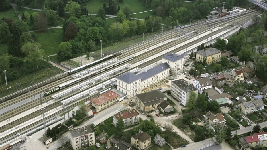 Chocen railway station 1